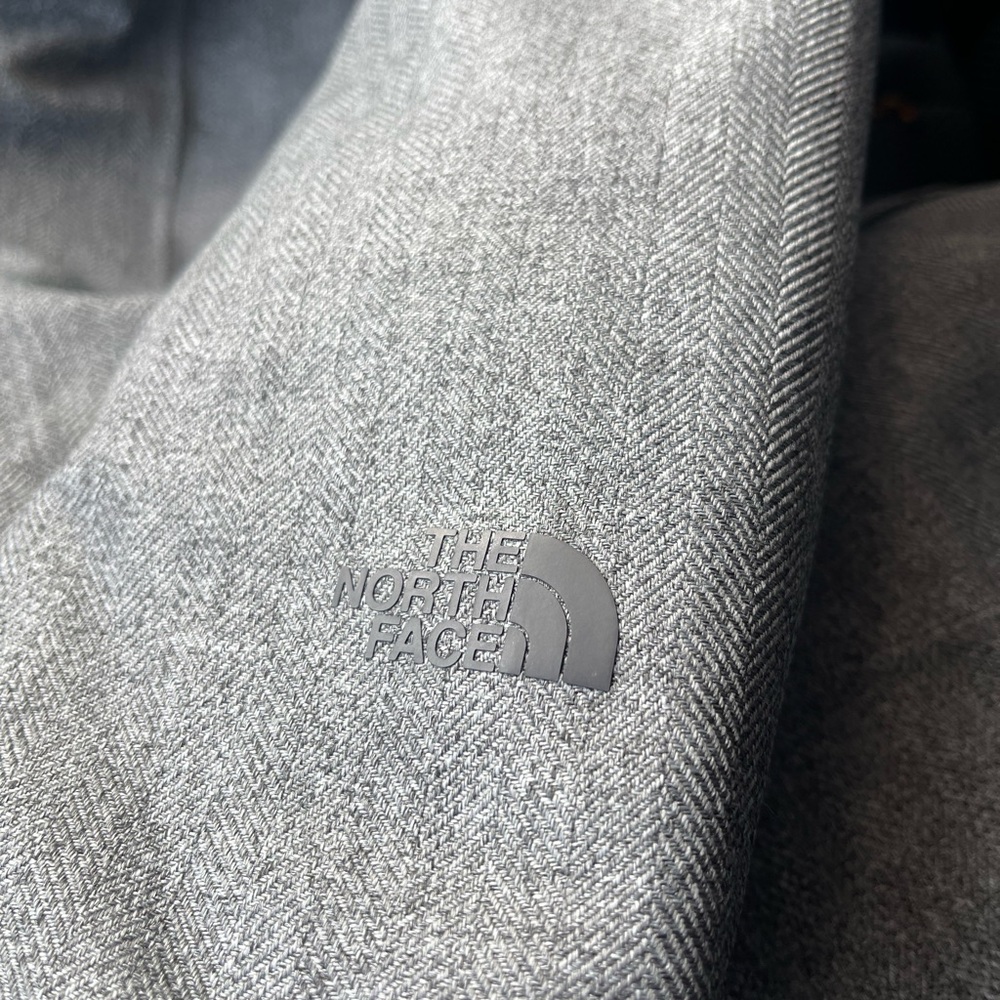 Women's North Face winter jacket - Picture 5 of 7